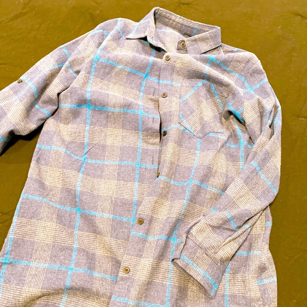 Long sleeve lumberjack shirt from Seoul